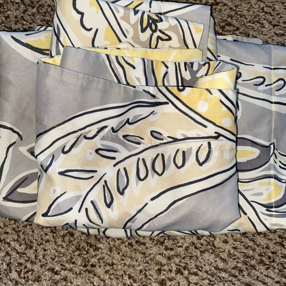 3 pillow cases (cat breed one & yellow with gray) - Picture 2 of 2